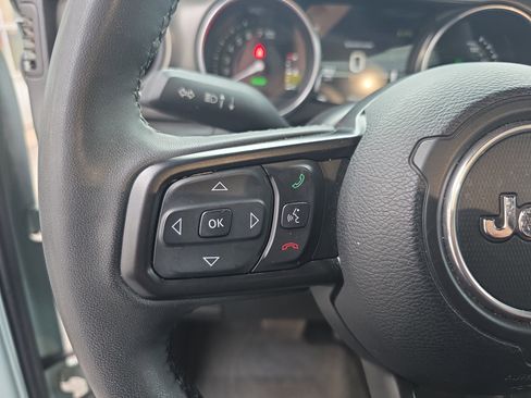 Used 2023 Jeep Wrangler Unlimited w/ Sun & Screen Package image 18