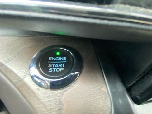 Used 2020 Ford Explorer Platinum w/ Premium Technology Package image 7