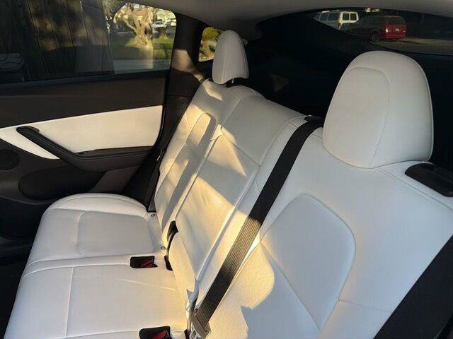 Used 2022 Tesla Model Y Performance AWD/4WD image 3