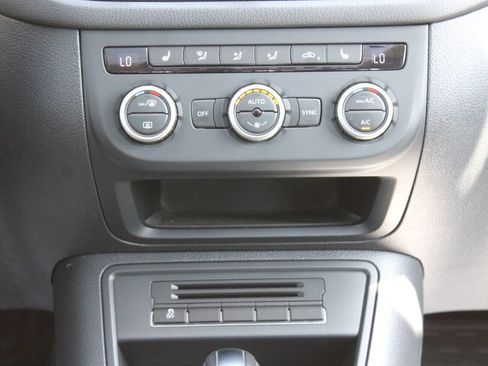 Used 2014 Volkswagen Tiguan SEL image 24