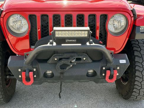 Used 2023 Jeep Gladiator Rubicon w/ Cold Weather Group image 11