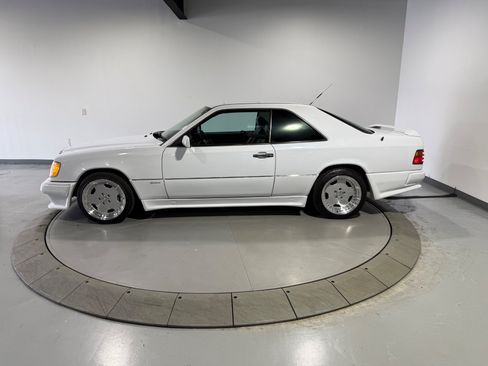 Used 1990 Mercedes-Benz 300 CE Coupe image 10