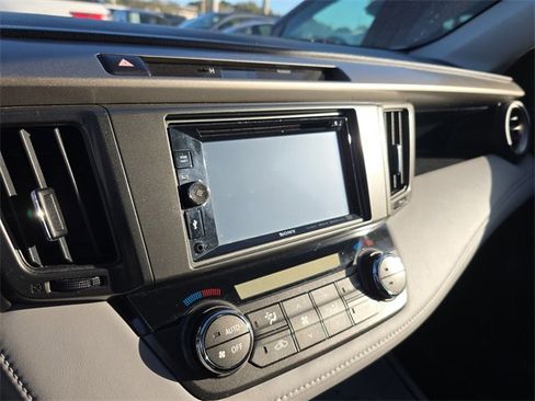 Used 2014 Toyota RAV4 XLE image 21