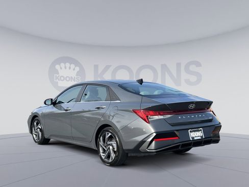 Certified 2025 Hyundai Elantra Limited image 4