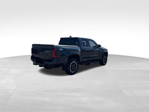 Used 2024 Toyota Tacoma TRD Sport w/ TRD Sport Upgrade Package image 4