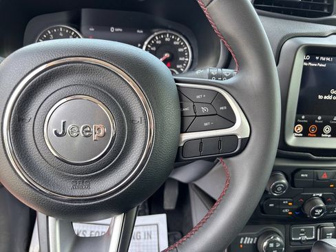 Used 2023 Jeep Renegade Trailhawk AWD/4WD image 20