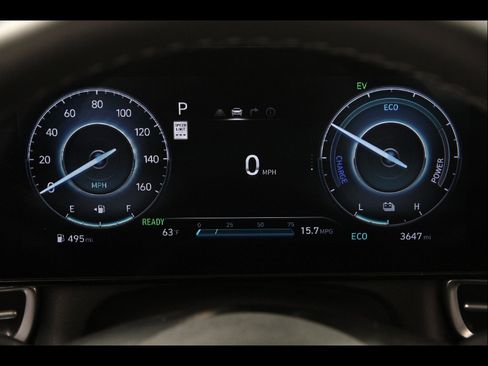 Certified 2025 Hyundai Elantra Limited FWD image 8