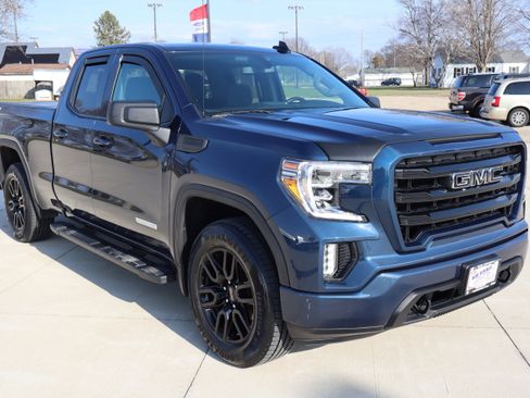 Used 2022 GMC Sierra 1500 Elevation w/ LPO, Elevation Black Package image 3