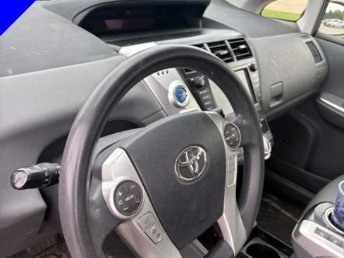Used 2012 Toyota Prius V Five FWD image 18