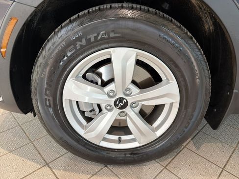 Used 2026 Kia Sorento LX image 9