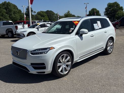 Used 2017 Volvo XC90 T8 Inscription w/ Vision Package AWD/4WD image 2