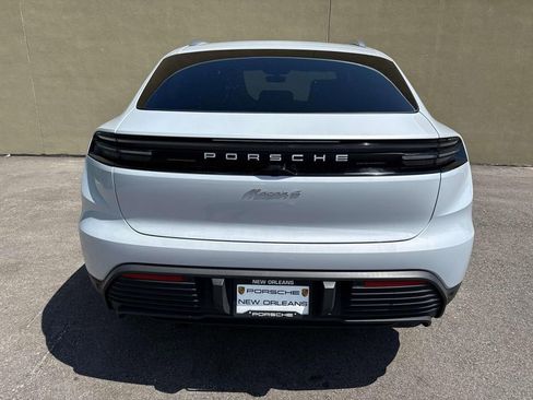 Used 2024 Porsche Macan 4 Electric image 10