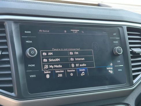 Used 2021 Volkswagen Atlas Cross Sport SE w/ Panoramic Sunroof Package image 35