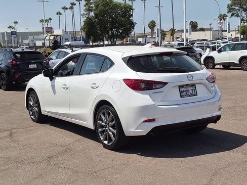 Used 2018 MAZDA MAZDA3 Touring FWD image 6
