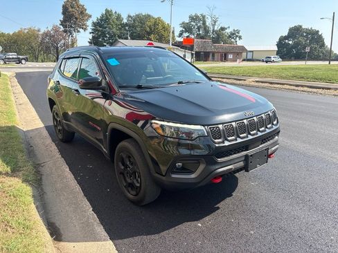 Used 2023 Jeep Compass Trailhawk w/ Trailhawk Elite Group AWD/4WD image 8