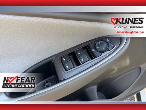 Used 2022 Chevrolet Malibu LT FWD image 17