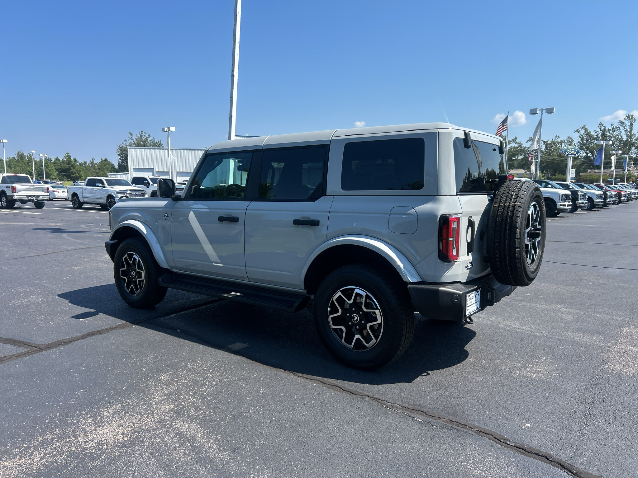 New 2026 Ford Bronco Outer Banks AWD/4WD image 17