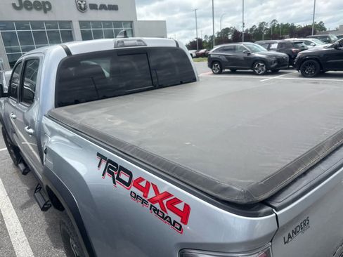 Used 2023 Toyota Tacoma TRD Off-Road w/ TRD Premium Off Road Package AWD/4WD image 4