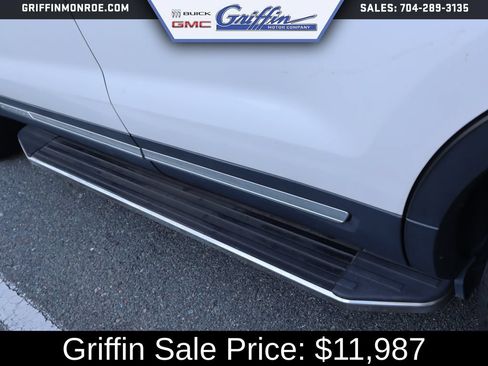 Used 2016 Ford Explorer XLT w/ Equipment Group 202A FWD image 12