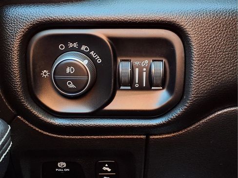 Used 2025 RAM 1500 Laramie image 19