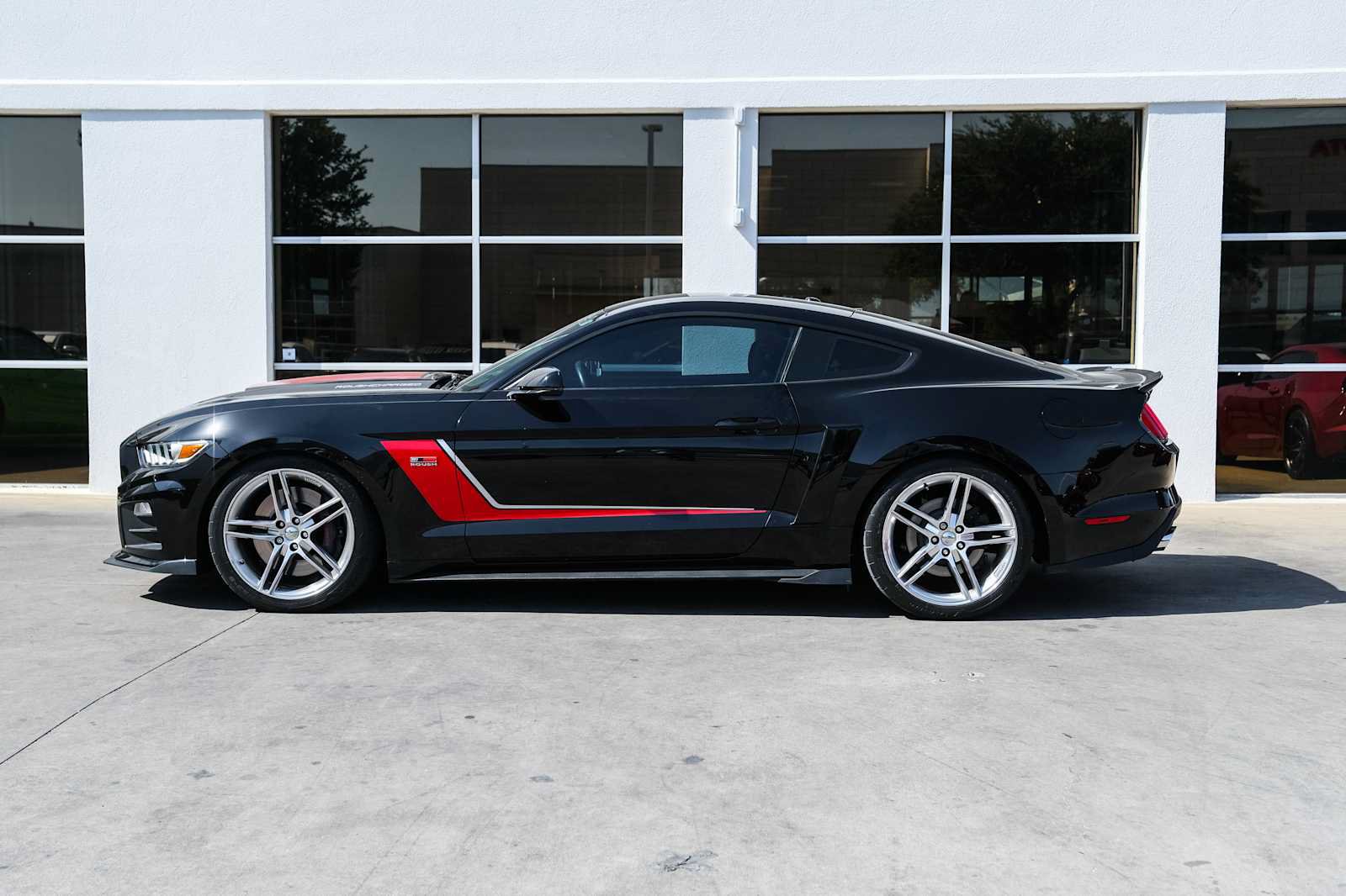 Used 2016 Ford Mustang GT Premium w/ GT Performance Package RWD image 9