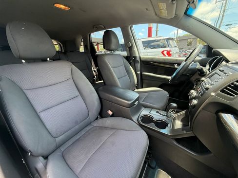 Used 2013 Kia Sorento LX AWD/4WD image 24