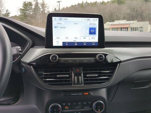 Used 2025 Ford Escape Active AWD/4WD image 18