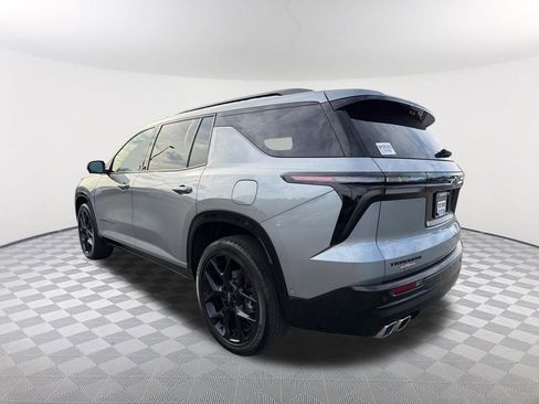 Used 2025 Chevrolet Traverse RS FWD image 7