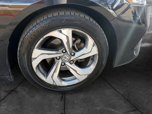 Used 2018 Honda Accord EX image 26