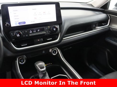 Certified 2025 Toyota Grand Highlander AWD image 16