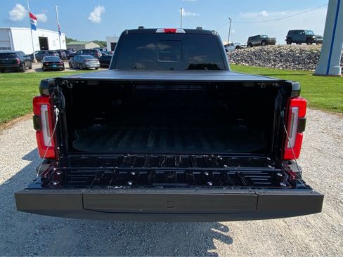 Used 2026 Ford F250 Platinum w/ FX4 Off-Road Package AWD/4WD image 5