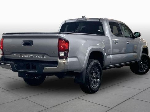 Used 2021 Toyota Tacoma SR5 AWD/4WD image 13
