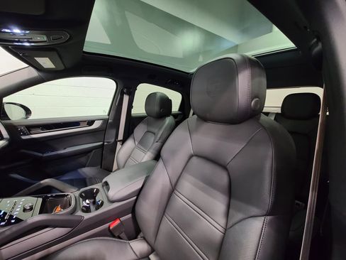 New 2026 Porsche Cayenne Coupe image 5