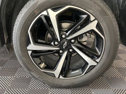 Used 2023 Chevrolet TrailBlazer RS w/ Sun and Liftgate Package image 10