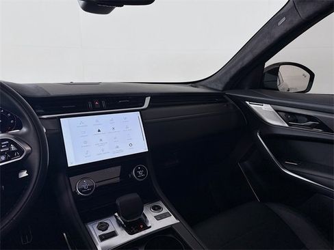 Used 2024 Jaguar F-PACE SVR image 26