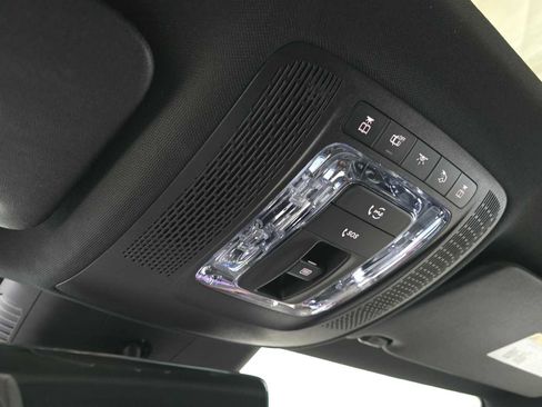 Used 2025 Mercedes-Benz CLA 250 4MATIC image 36