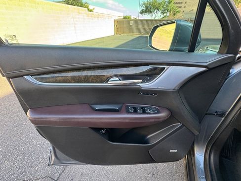 Used 2020 Cadillac XT6 Premium Luxury FWD image 10