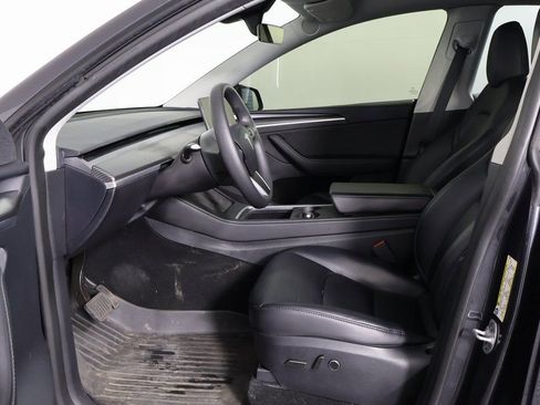 Used 2024 Tesla Model Y Long Range image 10