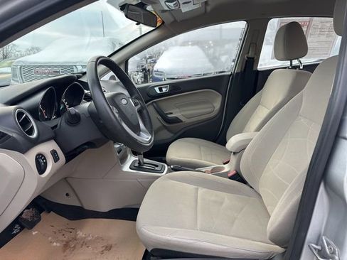 Used 2016 Ford Fiesta SE image 12