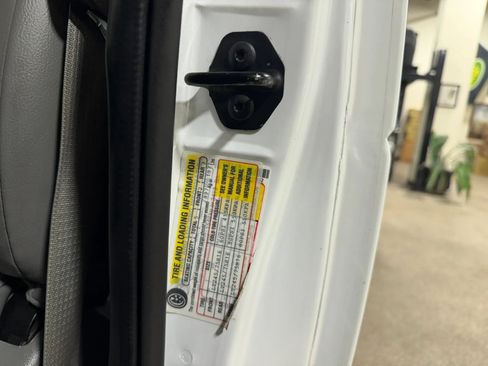 Used 2014 Ford E-250 and Econoline 250 Extended w/ Power Group RWD image 60