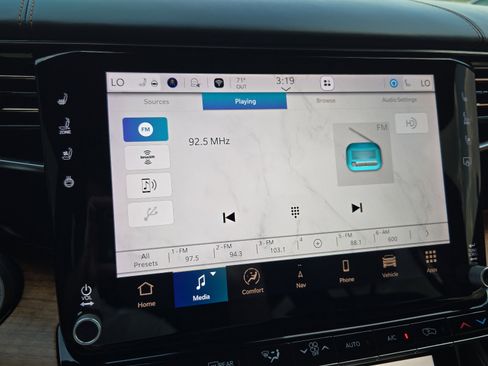 Used 2023 Jeep Grand Wagoneer L Series III w/ HD Trailer Tow Package image 16