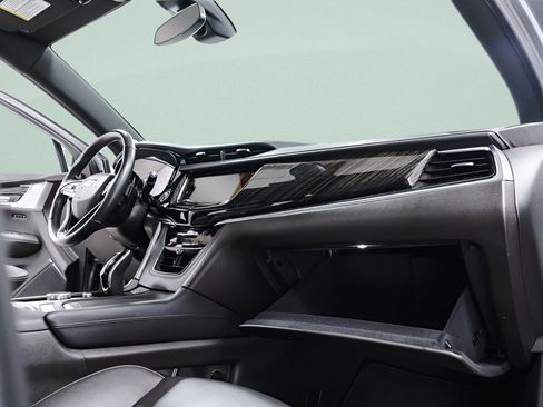 Used 2023 Cadillac XT6 Premium Luxury FWD image 43