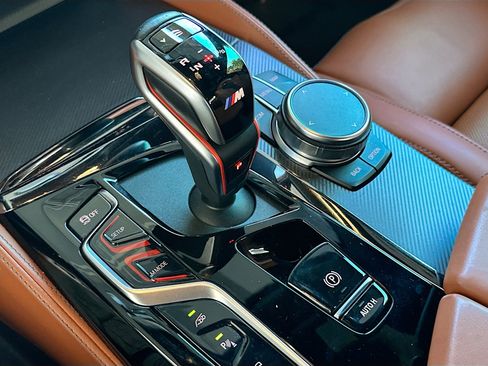 Used 2023 BMW M5 image 17