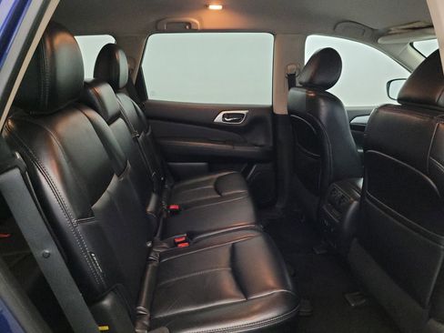 Used 2019 Nissan Pathfinder SL AWD/4WD image 19