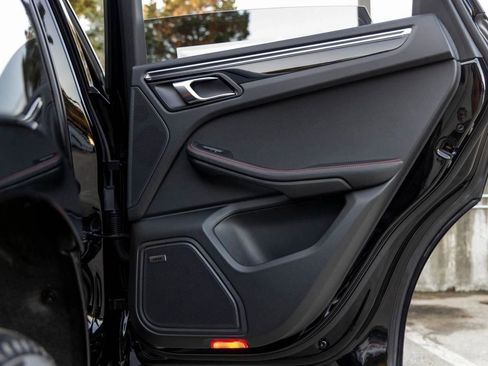 New 2026 Porsche Macan image 53