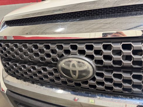 Used 2019 Toyota Tundra SR5 w/ SR5 Upgrade Package AWD/4WD image 24