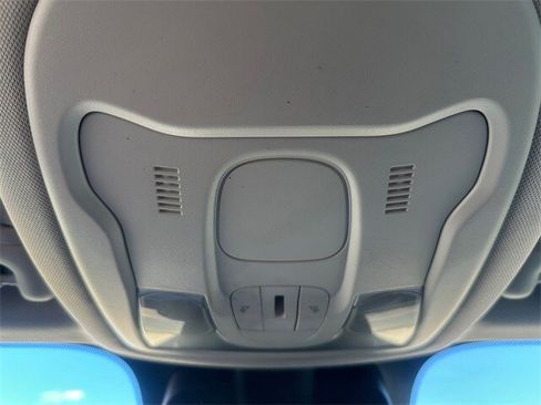 Used 2019 Jeep Renegade Latitude image 18