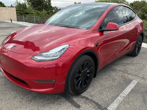 Used 2021 Tesla Model Y Long Range AWD/4WD image 2