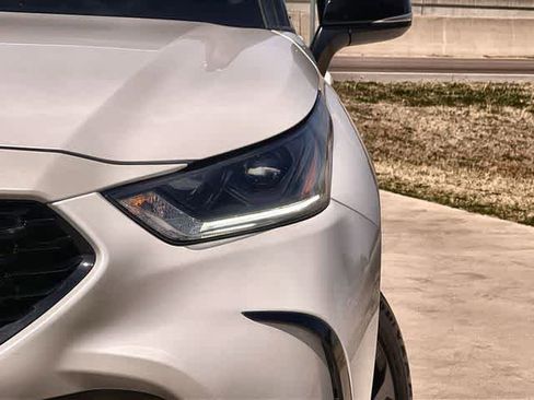 Used 2024 Toyota Highlander XSE image 24