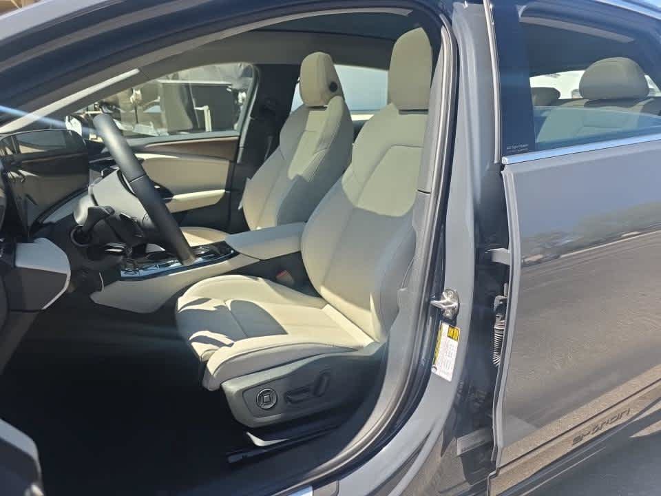 Used 2025 Audi A6 e-tron Premium Plus w/ Premium Plus AWD/4WD image 9